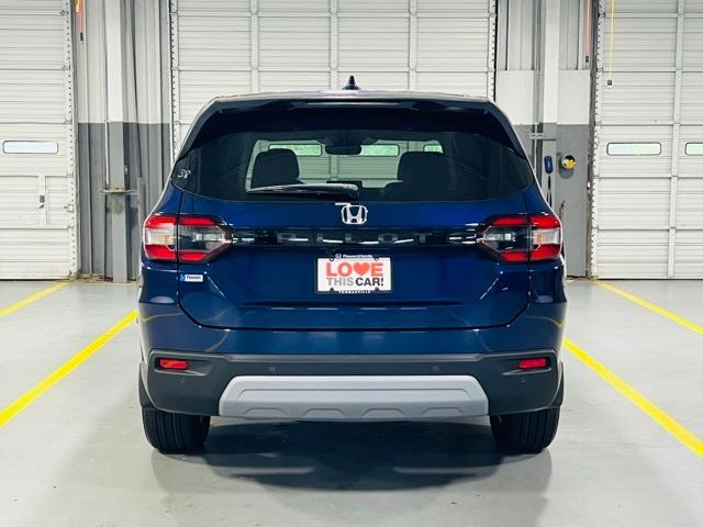 new 2025 Honda Pilot car, priced at $44,995