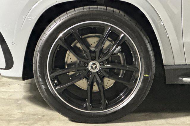 new 2026 Mercedes-Benz GLS 580 car