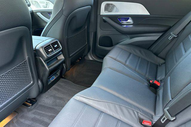 new 2025 Mercedes-Benz GLE 580 car, priced at $97,245