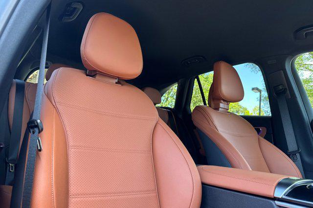 new 2025 Mercedes-Benz GLC 350e car, priced at $61,895