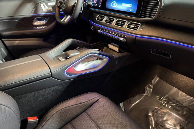 new 2025 Mercedes-Benz GLS 580 car, priced at $121,125