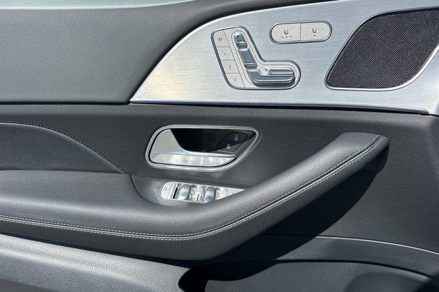 new 2025 Mercedes-Benz GLE 450 car, priced at $79,695