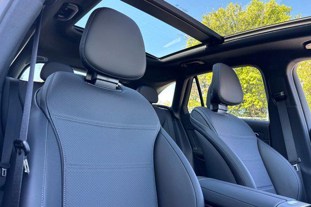 new 2025 Mercedes-Benz GLC 300 car, priced at $57,495