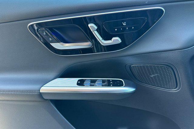 new 2025 Mercedes-Benz GLC 300 car, priced at $55,915