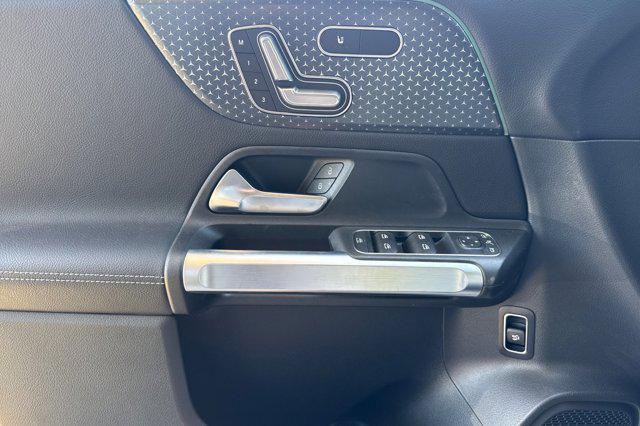new 2025 Mercedes-Benz GLB 250 car, priced at $49,395