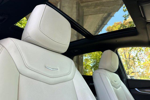 used 2022 Cadillac XT5 car, priced at $34,987