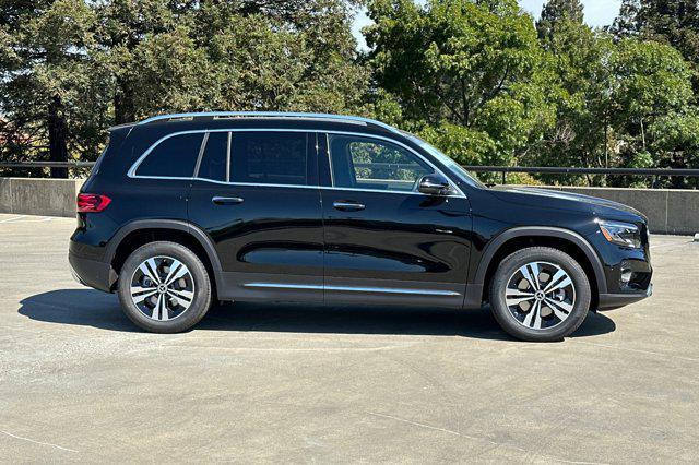 new 2025 Mercedes-Benz GLB 250 car, priced at $47,145