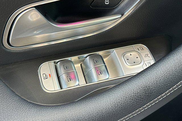 new 2025 Mercedes-Benz GLE 450 car, priced at $79,105