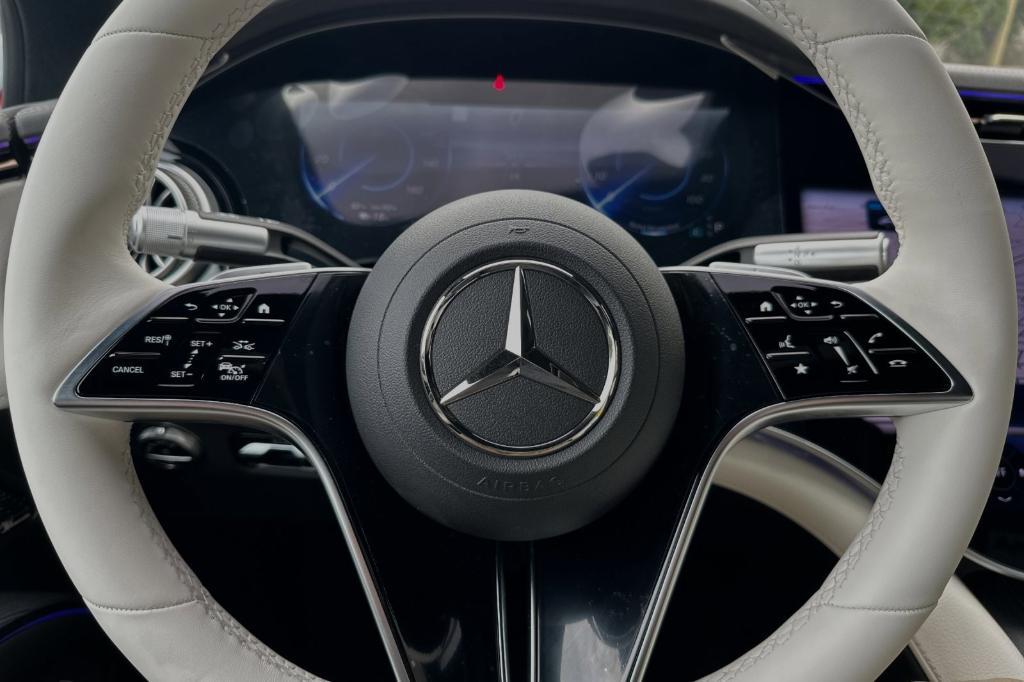 new 2024 Mercedes-Benz EQS 580 car, priced at $152,370