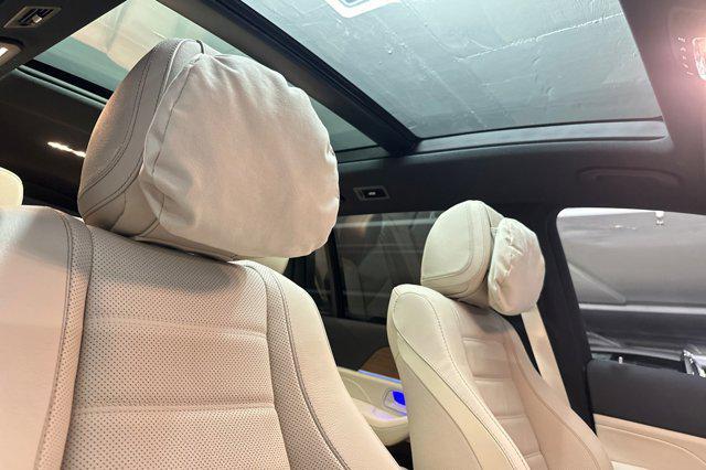new 2026 Mercedes-Benz GLS 580 car