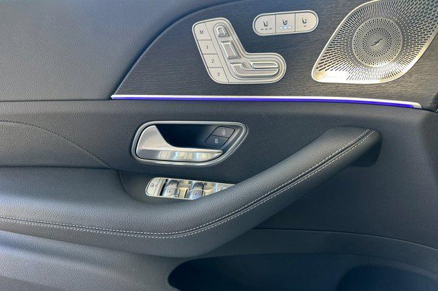 new 2025 Mercedes-Benz GLS 450 car, priced at $91,945