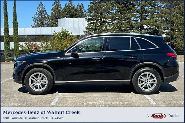 new 2024 Mercedes-Benz GLC 300 car