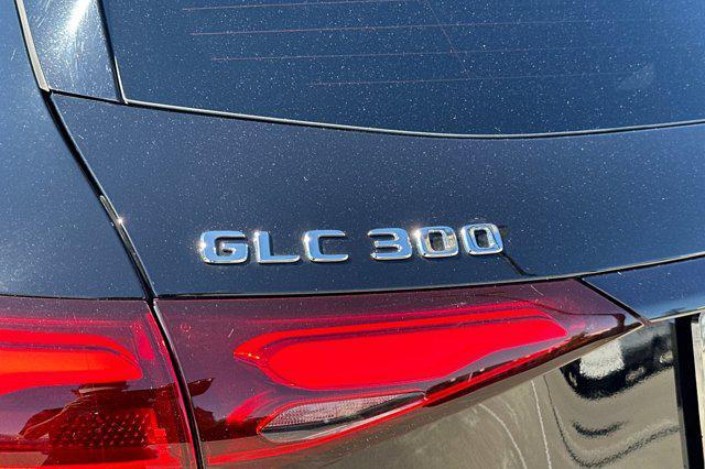 new 2024 Mercedes-Benz GLC 300 car