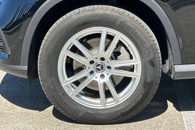 new 2024 Mercedes-Benz GLC 300 car