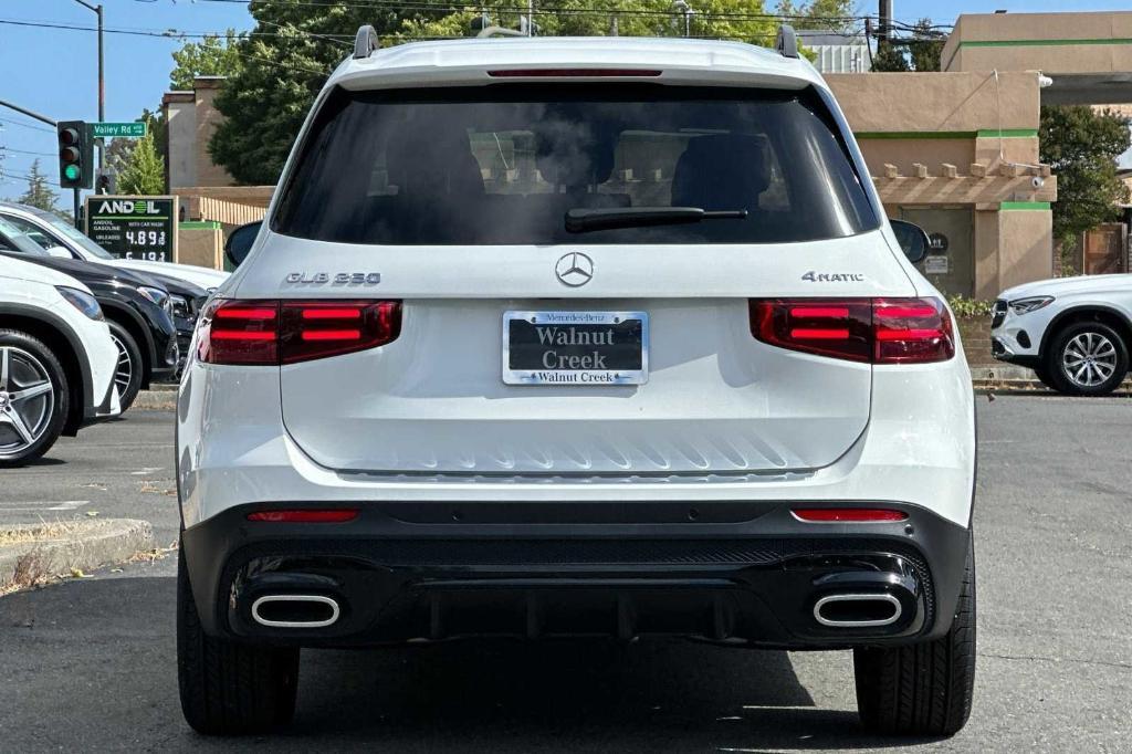 new 2024 Mercedes-Benz GLB 250 car, priced at $53,660