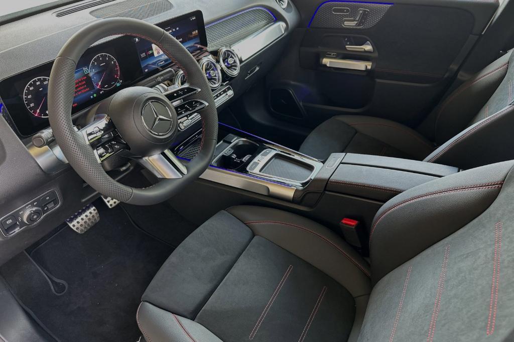 new 2024 Mercedes-Benz GLB 250 car, priced at $53,660