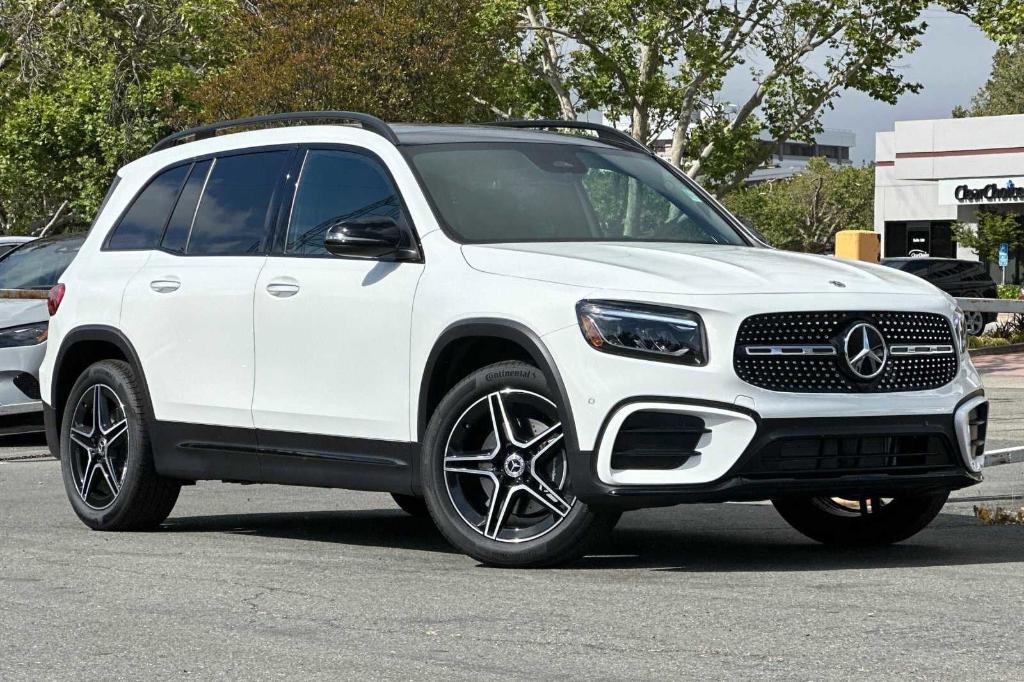 new 2024 Mercedes-Benz GLB 250 car, priced at $53,660