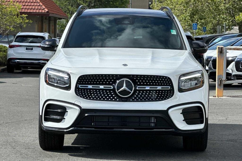 new 2024 Mercedes-Benz GLB 250 car, priced at $53,660
