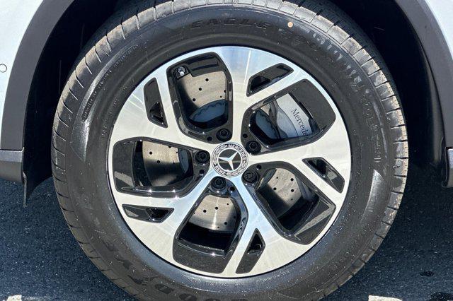 new 2025 Mercedes-Benz GLC 350e car, priced at $63,195