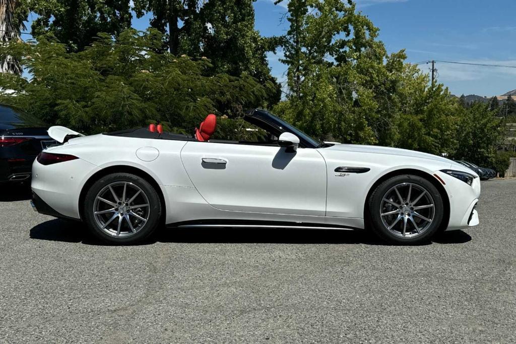 new 2023 Mercedes-Benz AMG SL 43 car, priced at $118,095