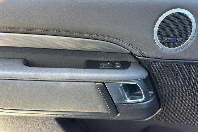 used 2019 Land Rover Discovery car, priced at $18,288
