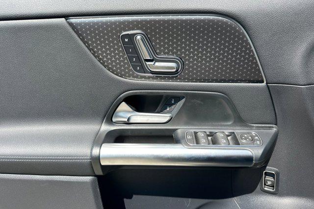 new 2025 Mercedes-Benz GLA 250 car, priced at $45,845