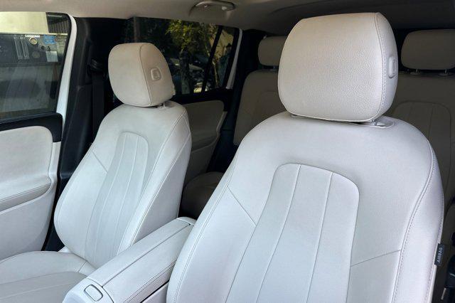 used 2023 Mercedes-Benz GLB 250 car, priced at $30,999