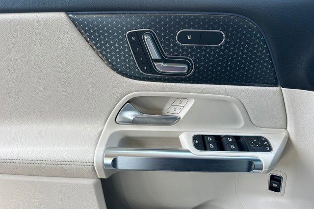 new 2025 Mercedes-Benz GLB 250 car, priced at $50,645