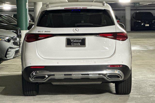 new 2025 Mercedes-Benz GLC 300 car, priced at $55,595