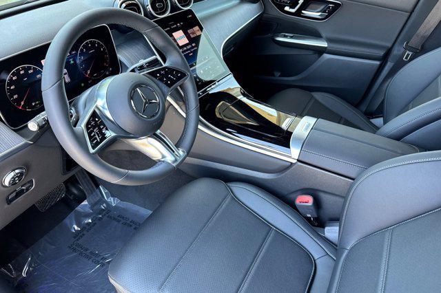 new 2025 Mercedes-Benz GLC 300 car, priced at $61,620
