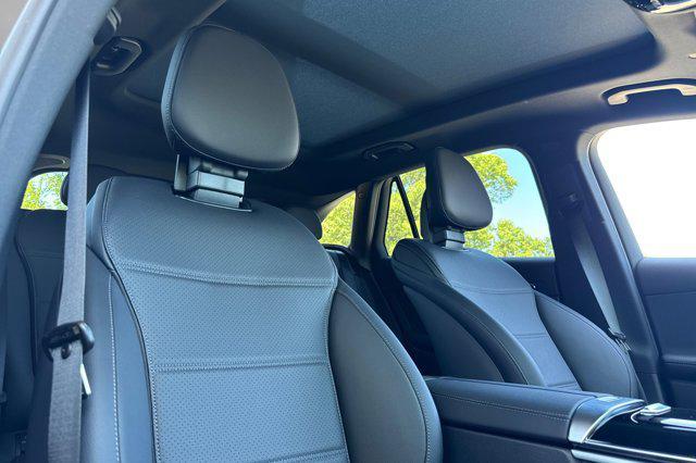new 2025 Mercedes-Benz GLC 300 car, priced at $61,620