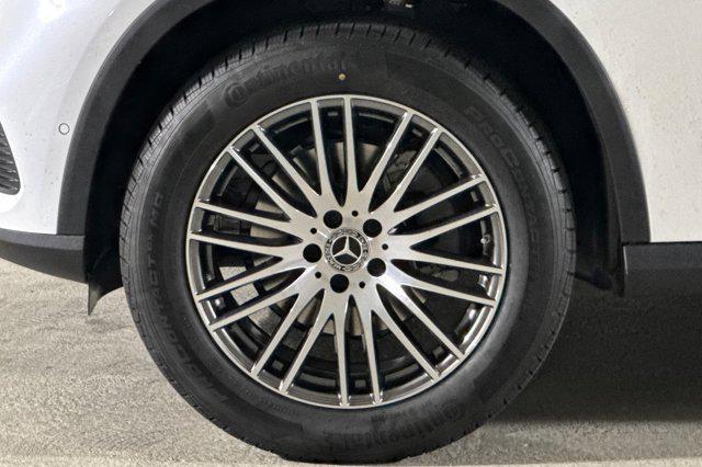 new 2026 Mercedes-Benz GLC 300 car
