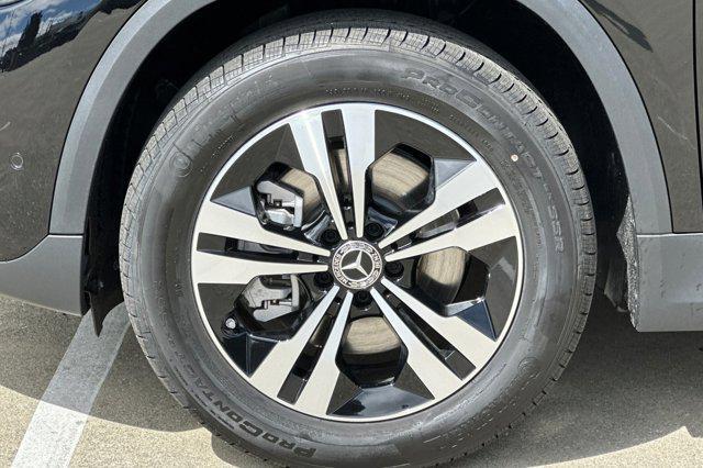new 2025 Mercedes-Benz GLA 250 car, priced at $47,295