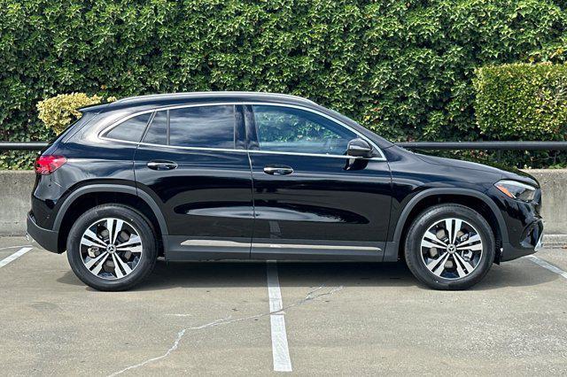 new 2025 Mercedes-Benz GLA 250 car, priced at $47,295
