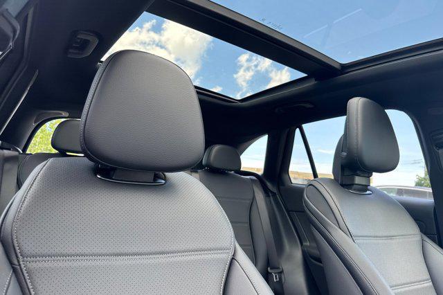 new 2025 Mercedes-Benz GLC 300 car, priced at $54,695