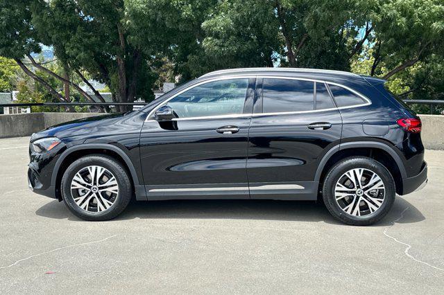 new 2025 Mercedes-Benz GLA 250 car, priced at $47,295