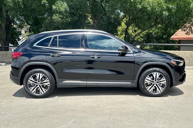 new 2025 Mercedes-Benz GLA 250 car, priced at $47,295