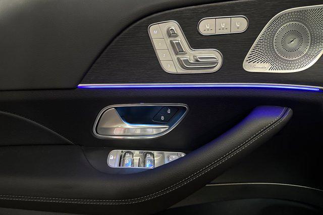 new 2025 Mercedes-Benz GLS 450 car, priced at $99,175