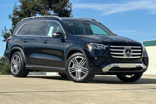 new 2025 Mercedes-Benz GLS 450 car, priced at $92,615