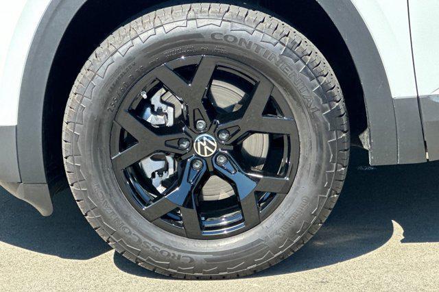 used 2025 Volkswagen Atlas car, priced at $40,999