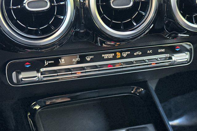new 2026 Mercedes-Benz GLB 250 car