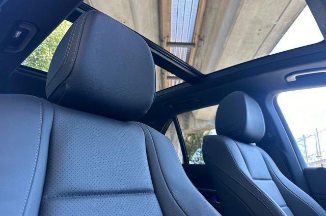 new 2025 Mercedes-Benz GLE 450e car