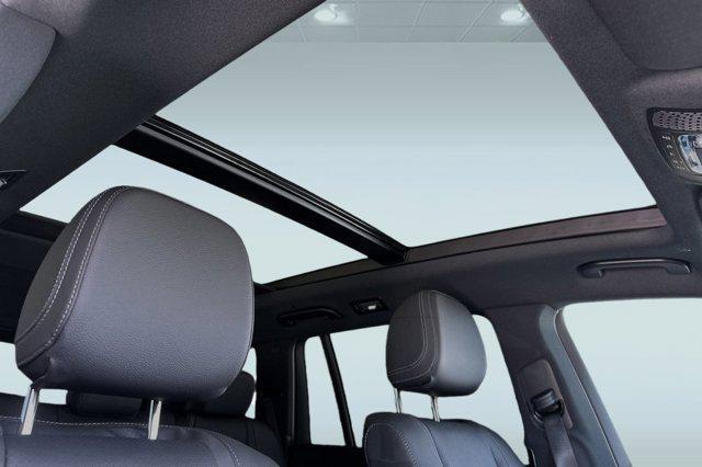 new 2025 Mercedes-Benz GLS 450 car, priced at $95,455