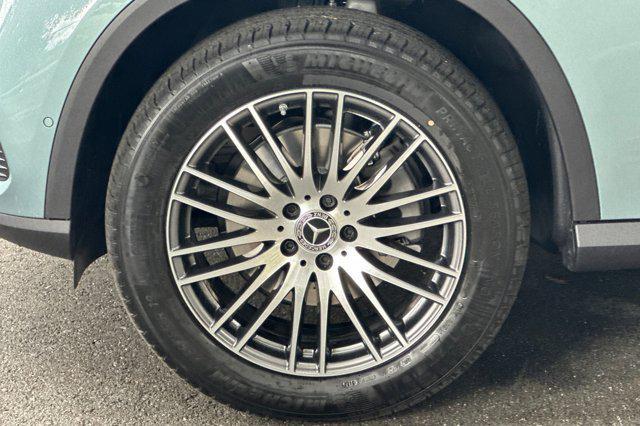 new 2026 Mercedes-Benz GLC 300 car
