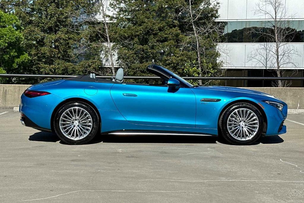 new 2023 Mercedes-Benz AMG SL 43 car, priced at $113,065