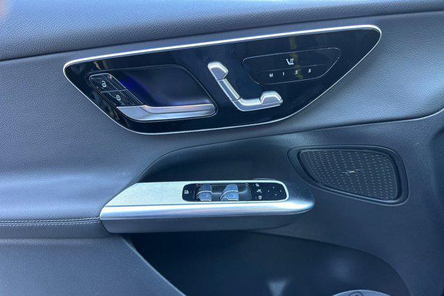 new 2026 Mercedes-Benz GLC 300 car