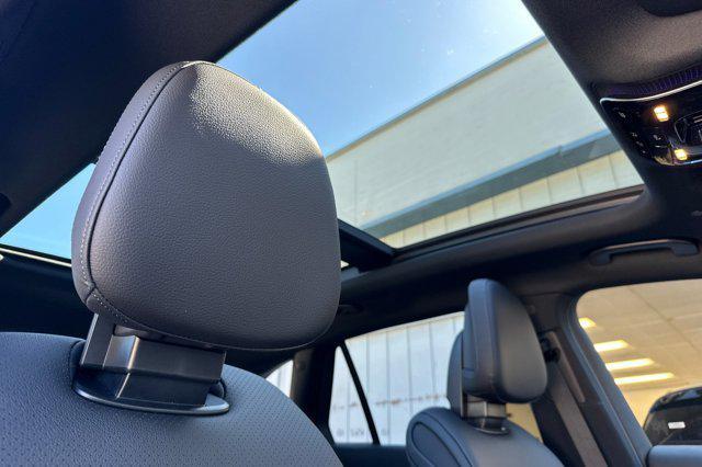 new 2025 Mercedes-Benz GLC 300 car, priced at $55,445