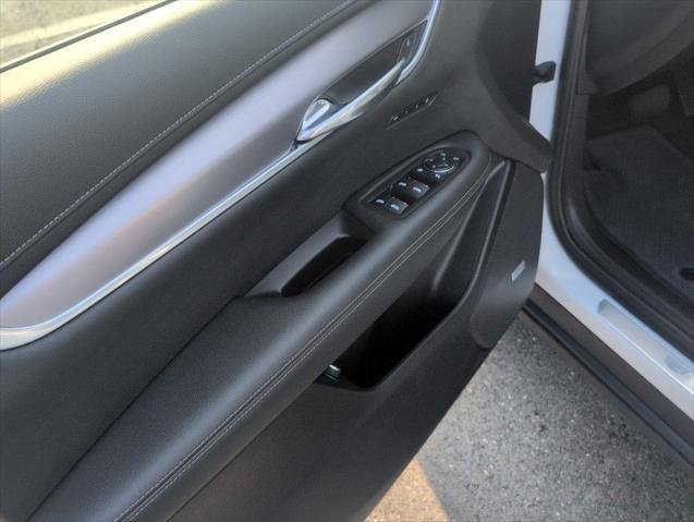 used 2025 Cadillac XT6 car, priced at $51,990