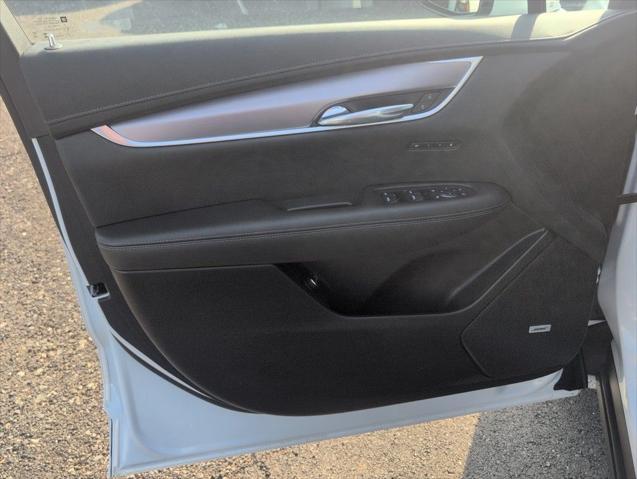 used 2025 Cadillac XT6 car, priced at $51,990