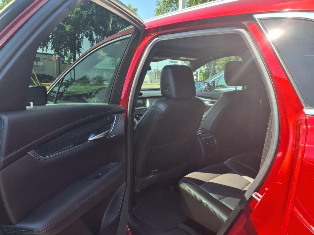 used 2022 Cadillac XT5 car, priced at $29,990